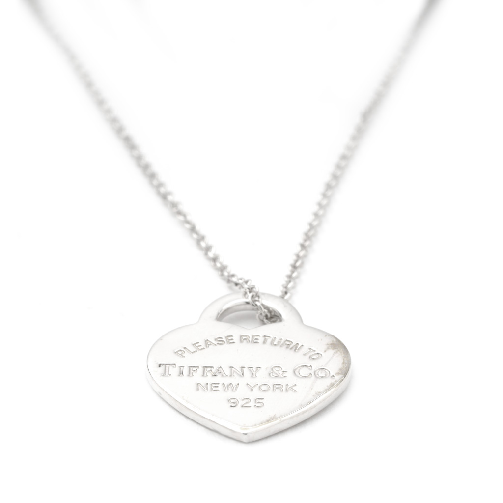 Pre-Owned Tiffany & Co Sterling Silver Return to Tiffany Heart Tag Ne…   Sterling silver heart pendant, Silver jewelry necklace, Sterling silver  necklace pendants