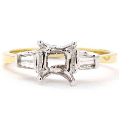Three-Stone Baguette Trellis Diamond Setting | New York Jewelers